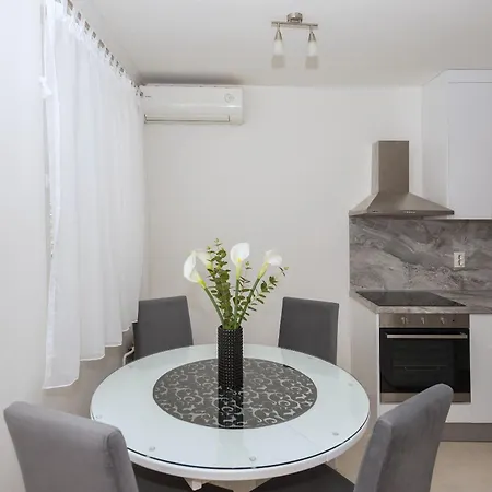 Appartement Violet Makarska