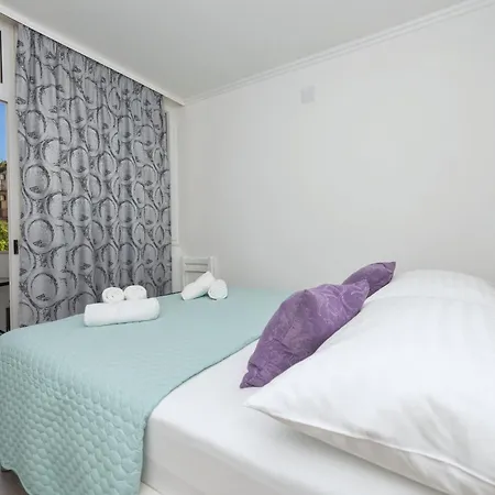 Violet Appartement Makarska