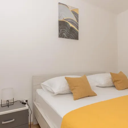 Violet Appartement Makarska