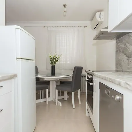 Violet Appartement Makarska