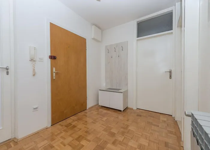 Apartment Violet Makarska