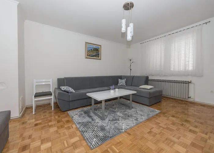 Apartment Violet Makarska