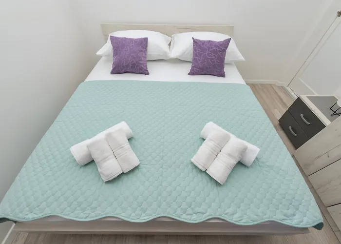 Apartment Violet Makarska