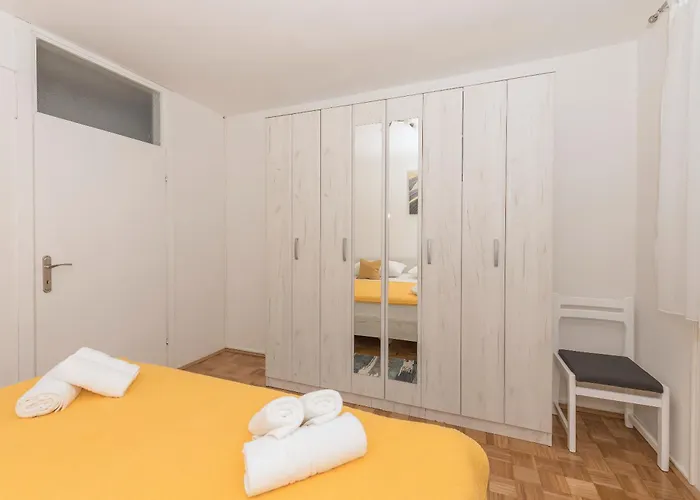 Violet Apartment Makarska